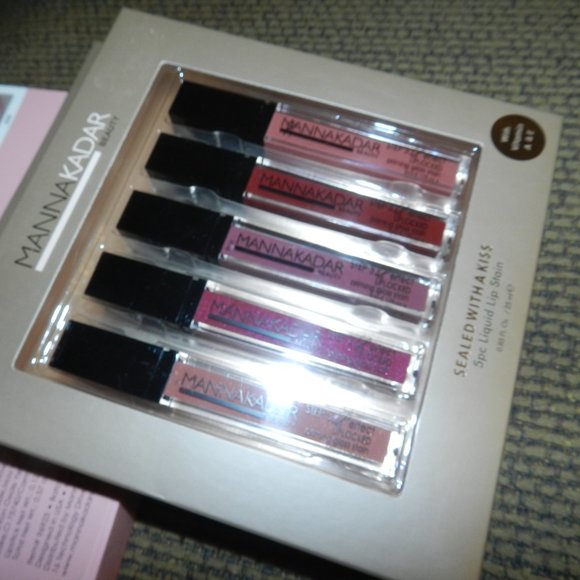 🆕 MANNA KADAR Sealed With A Kiss 5pc Set Lip locked Lip Stain 🆕⌚📦🏃💨🚚 - Picture 2 of 15